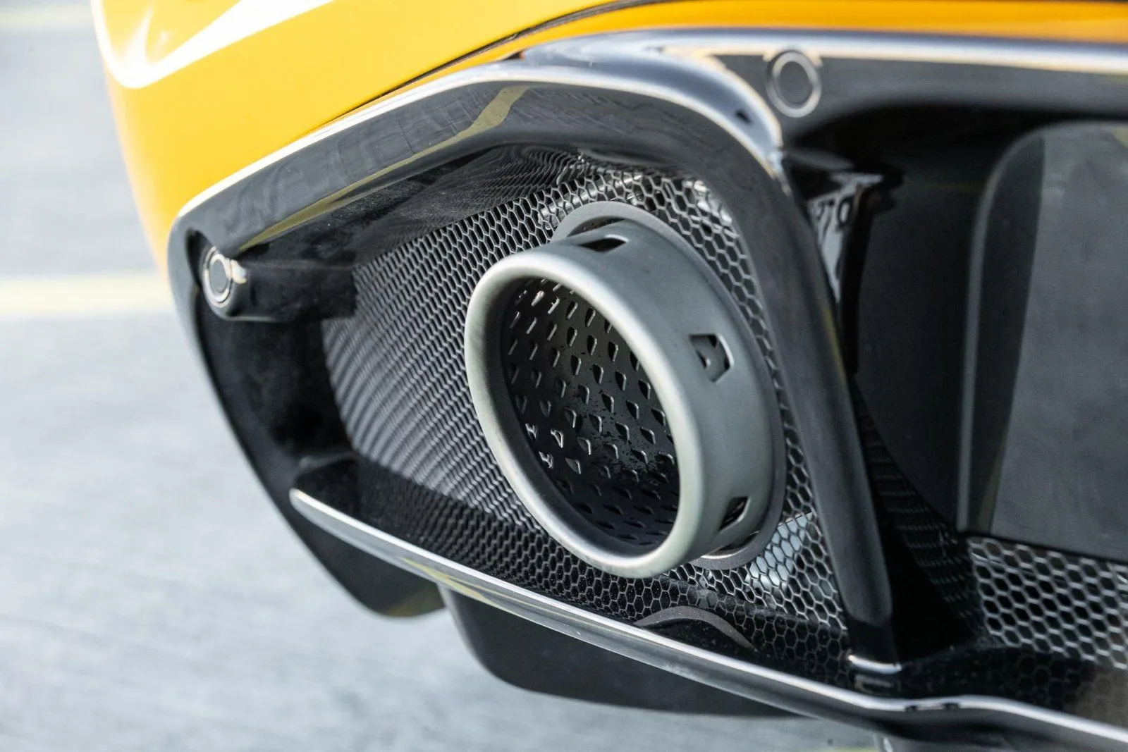 Lotus-Emira-V6-exhaust.webp