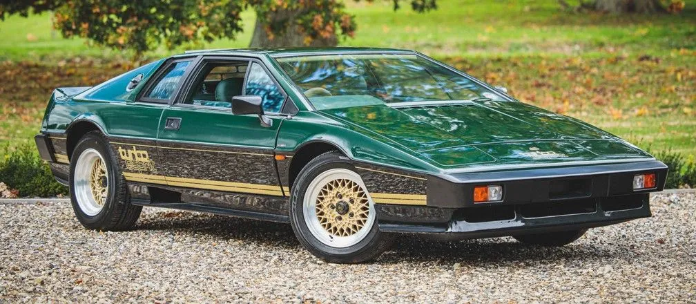 Lotus Esprit green with pinstripes.webp