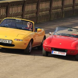 miata vs elan.jpeg