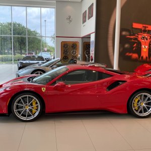 488 Pista.jpg