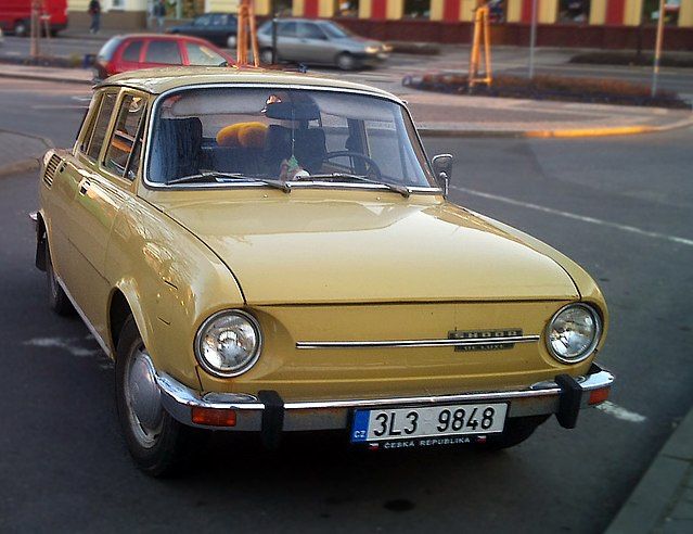 640px-Skoda_100-2.jpeg