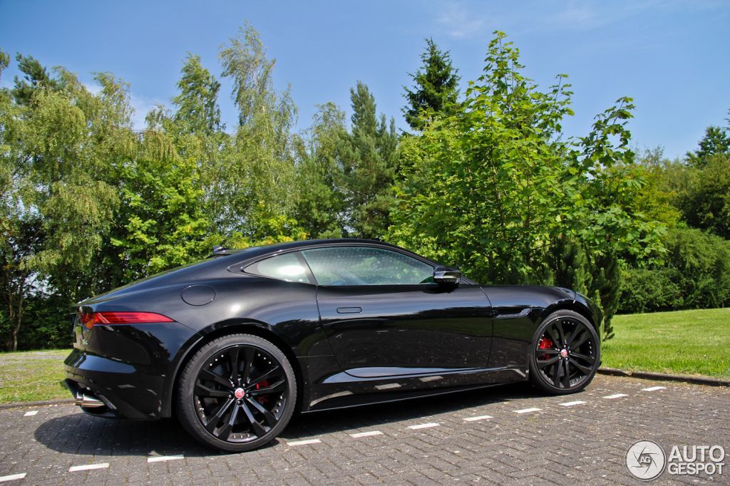 Jaguar F-TYPE R Coupé.jpg