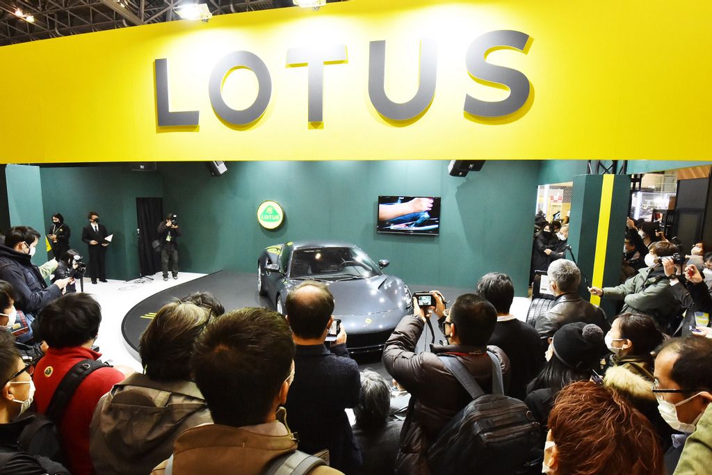 Lotus-Emira-at-Tokyo-Auto-Salon-2022_2.jpg