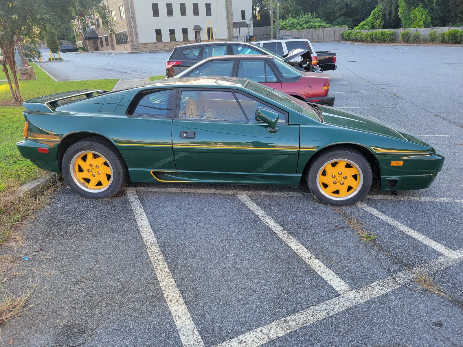 lotus esprit1.jpeg