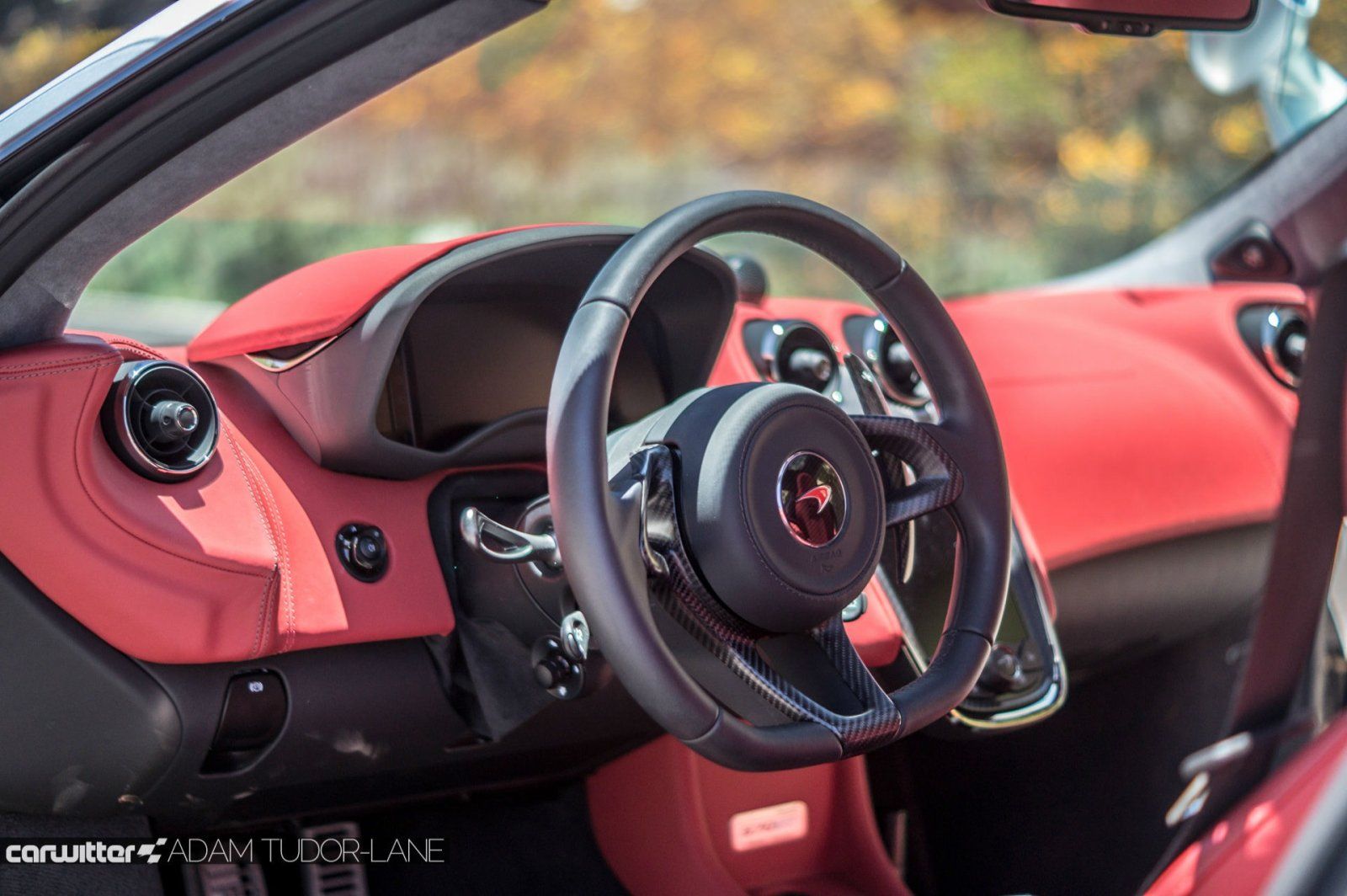 McLaren-570GT-Review-Dashboard-Interior-carwitter.jpg