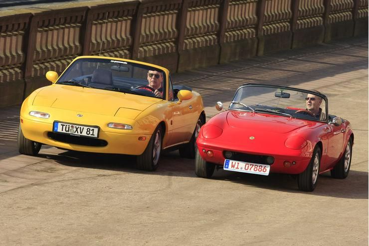 miata vs elan.jpeg